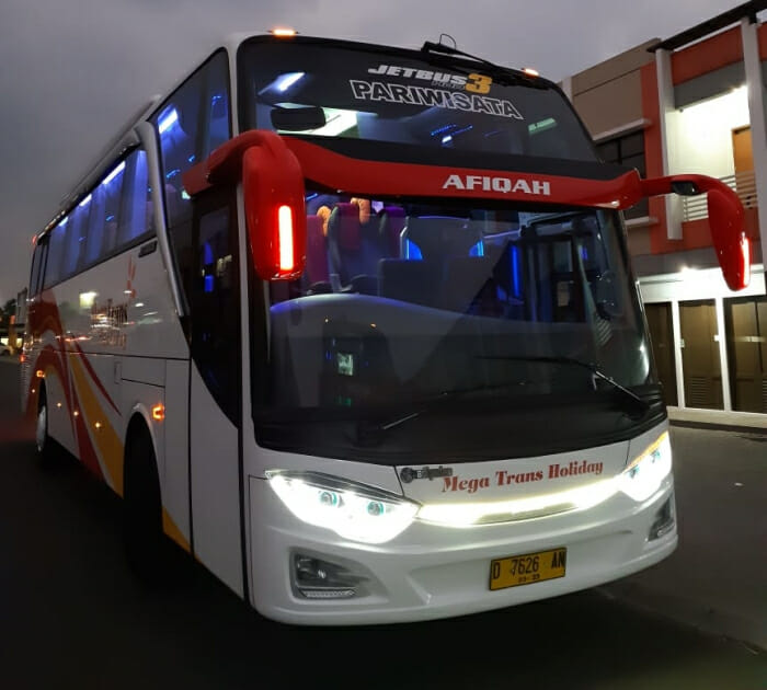 Mengarungi Petualangan dengan Sewa Bus Pariwisata Tangerang PO Queen Holiday: Kenyamanan dan Keamanan Terjamin