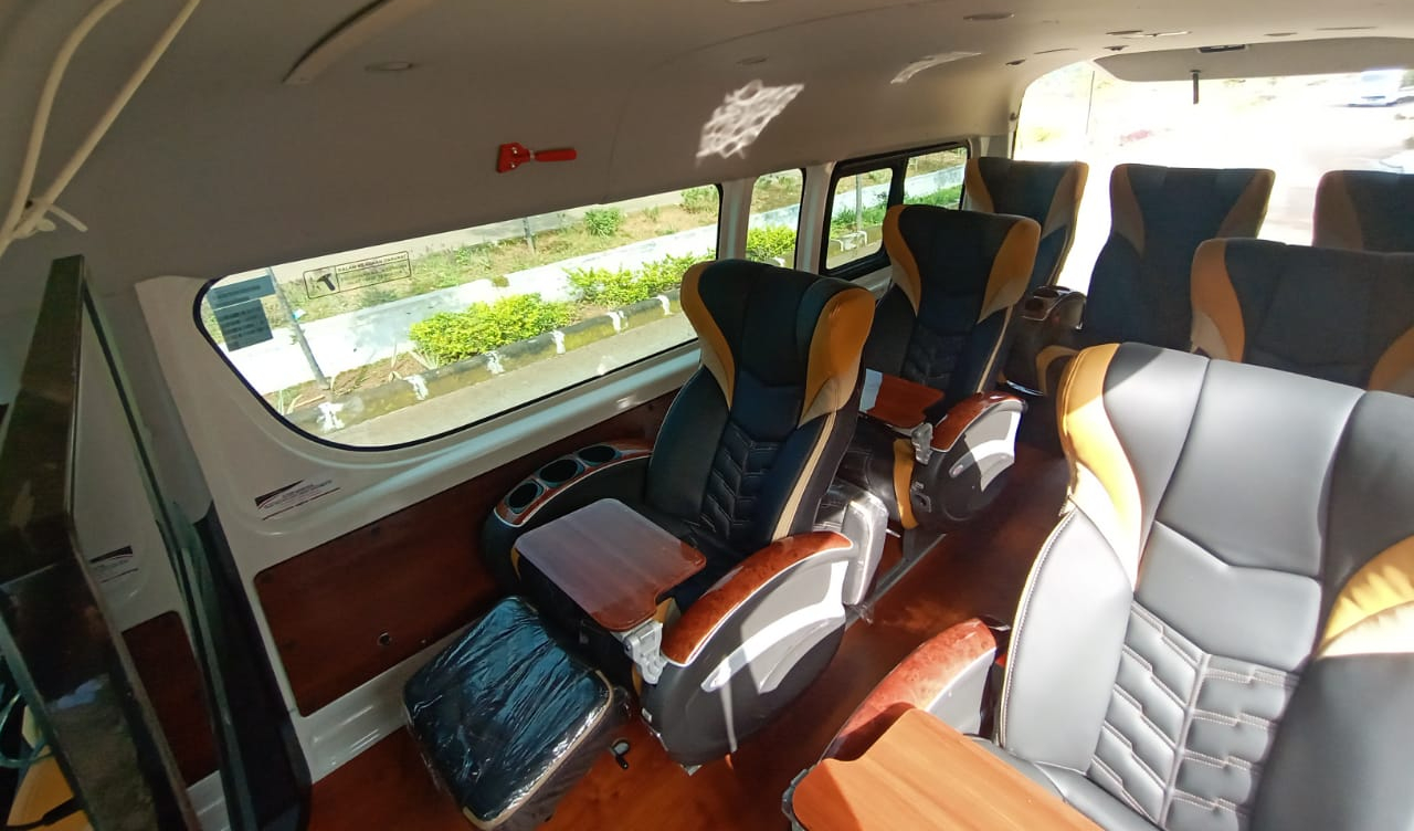 Sewa Hiace Premio Luxury Depok, 05, 08, 10 dan 14 Seat - Yoshi Trans